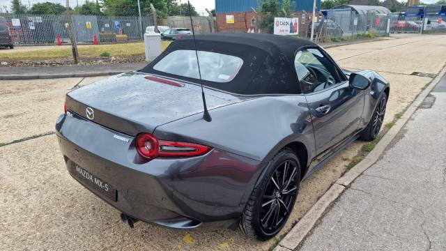 Mazda MX-5 2.0 Roadster Coupe Sport