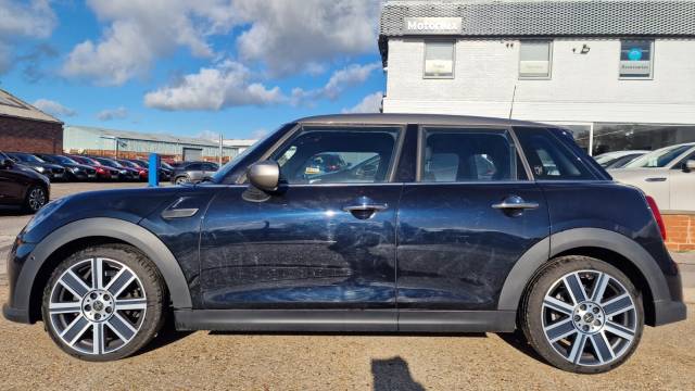 2021 Mini Hatchback 1.5 Cooper Exclusive