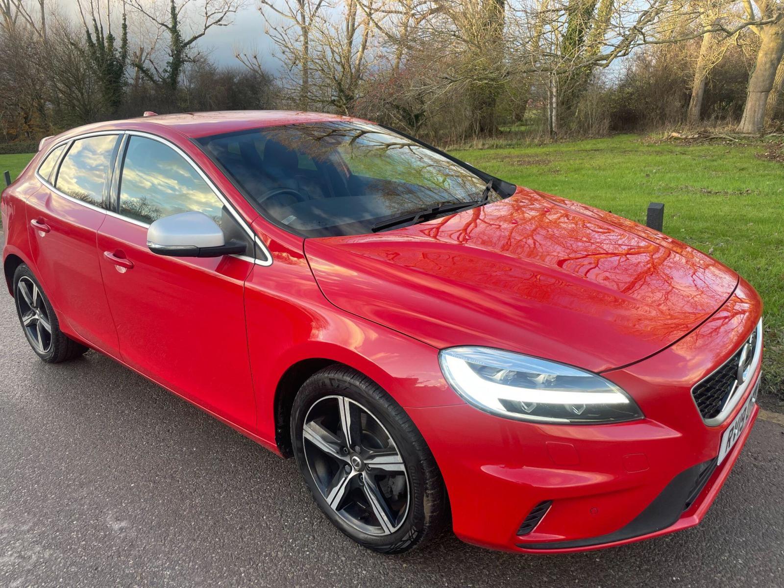 2019 Volvo V40