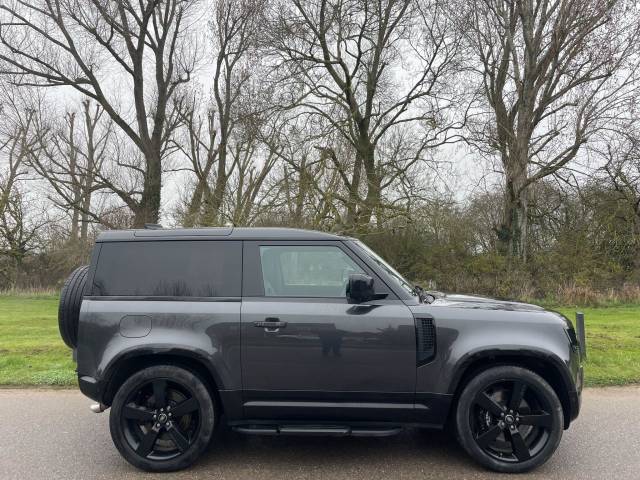 2022 Land Rover Defender 90 5.0 P525 V8 90 3dr Auto