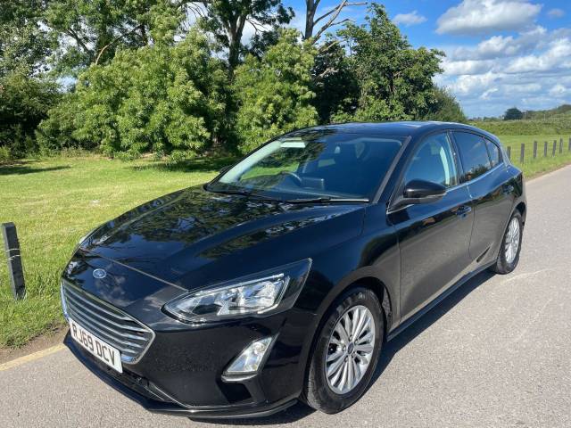 Ford Focus 1.0 EcoBoost 125 Titanium 5dr Auto Hatchback Petrol BLACK
